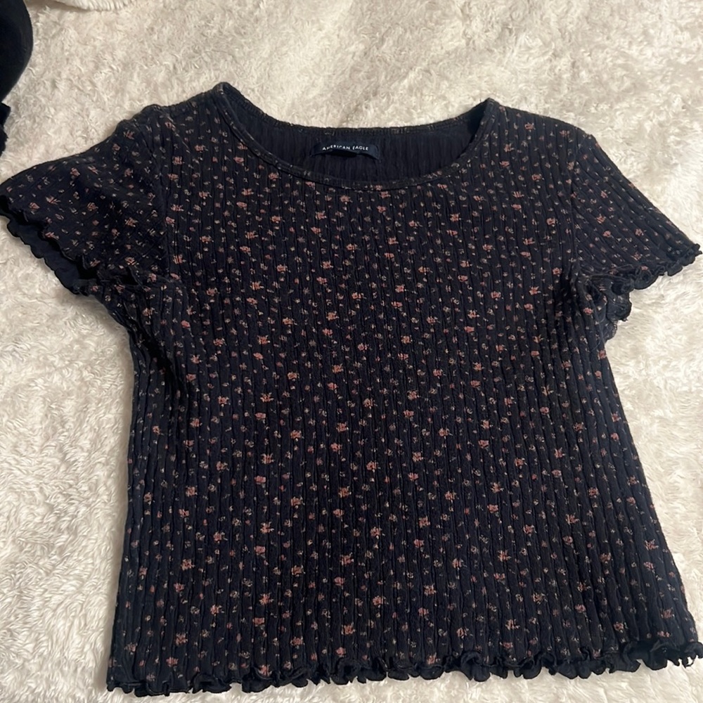 black flower tee from American eagle